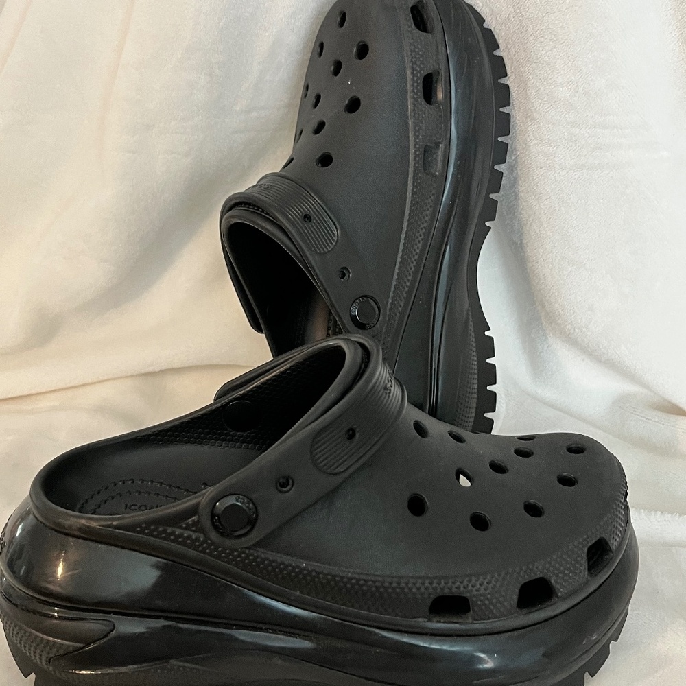 Woman’s shoes size 5 and 5.5